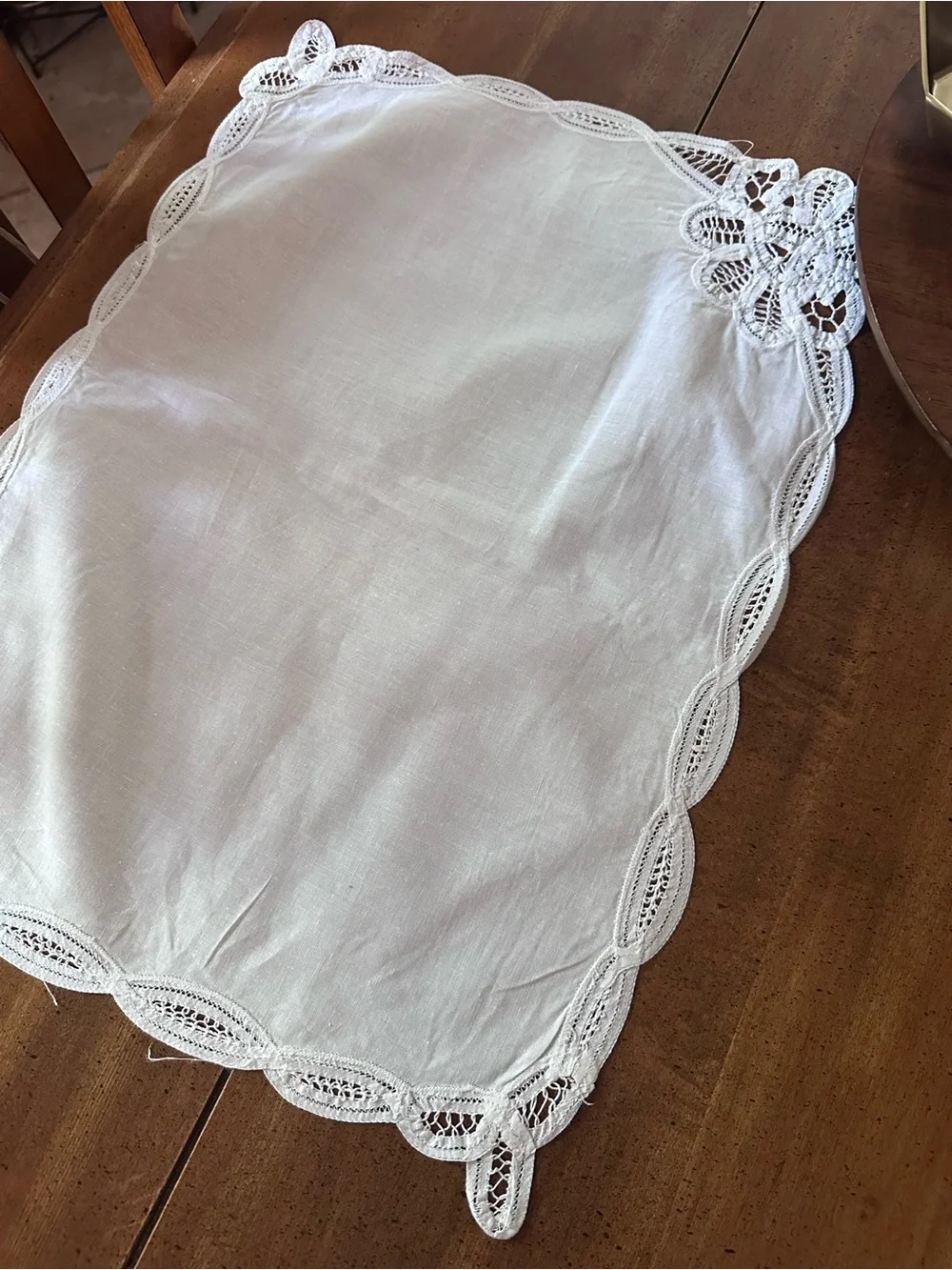 Vintage White Linen Lace Edge Placemats/ Doily